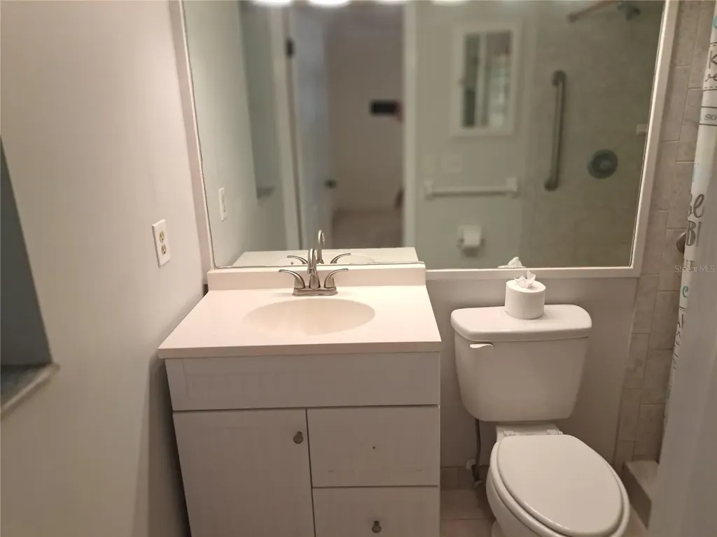 5672 Ave H Mc Intosh FL 32664