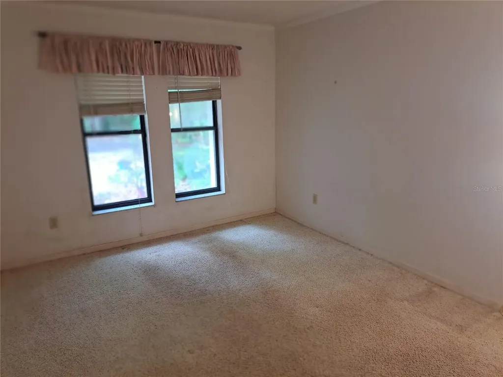 5672 Ave H Mc Intosh FL 32664