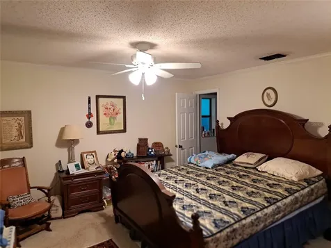 5672 Ave H Mc Intosh FL 32664