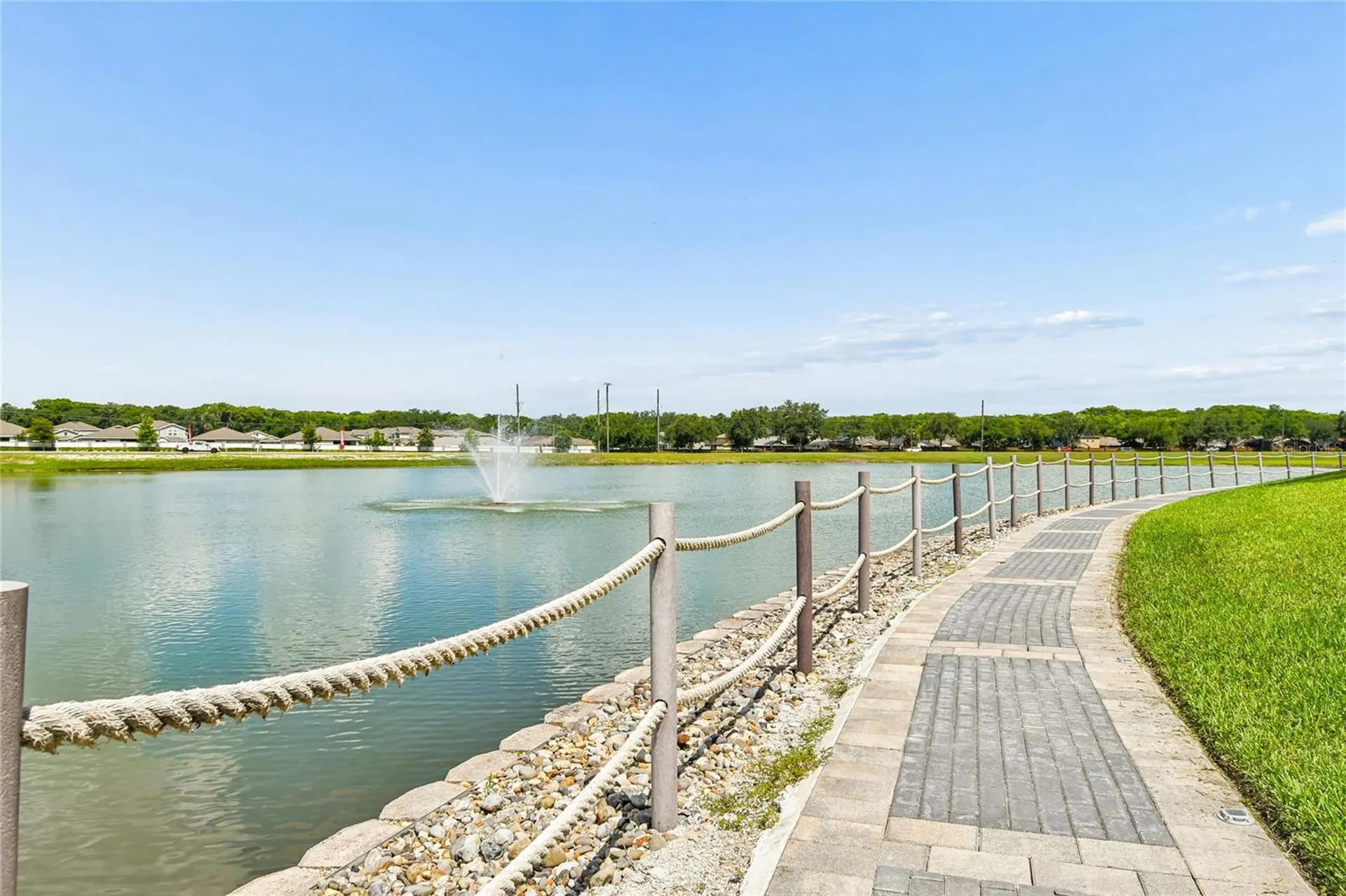 5636 Freeport Drive Tavares FL 32778