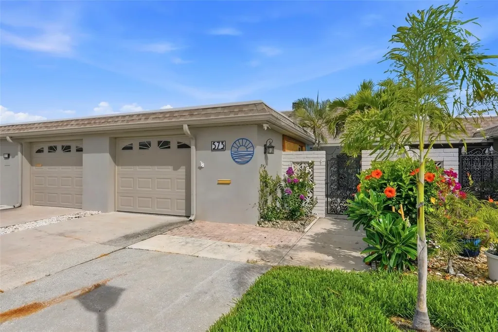 573 Boca Ciega Point Boulevard N St Petersburg FL 33708