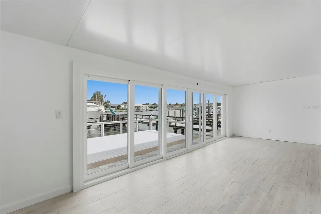 573 Boca Ciega Point Boulevard N St Petersburg FL 33708
