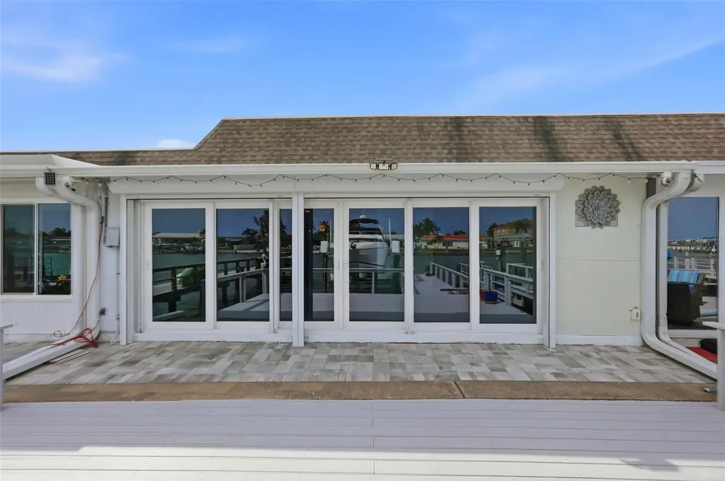 573 Boca Ciega Point Boulevard N St Petersburg FL 33708