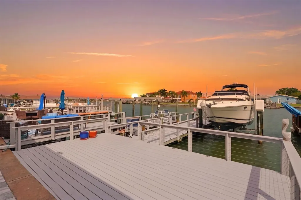 573 Boca Ciega Point Boulevard N St Petersburg FL 33708