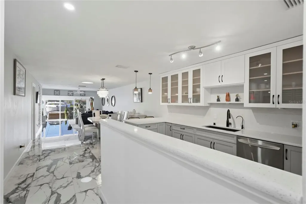 573 Boca Ciega Point Boulevard N St Petersburg FL 33708