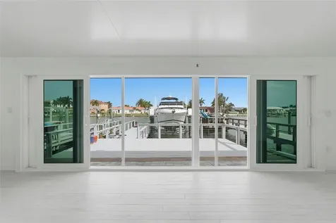 573 Boca Ciega Point Boulevard N St Petersburg FL 33708