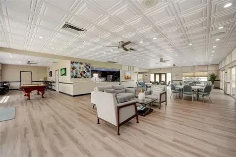 573 Boca Ciega Point Boulevard N St Petersburg FL 33708