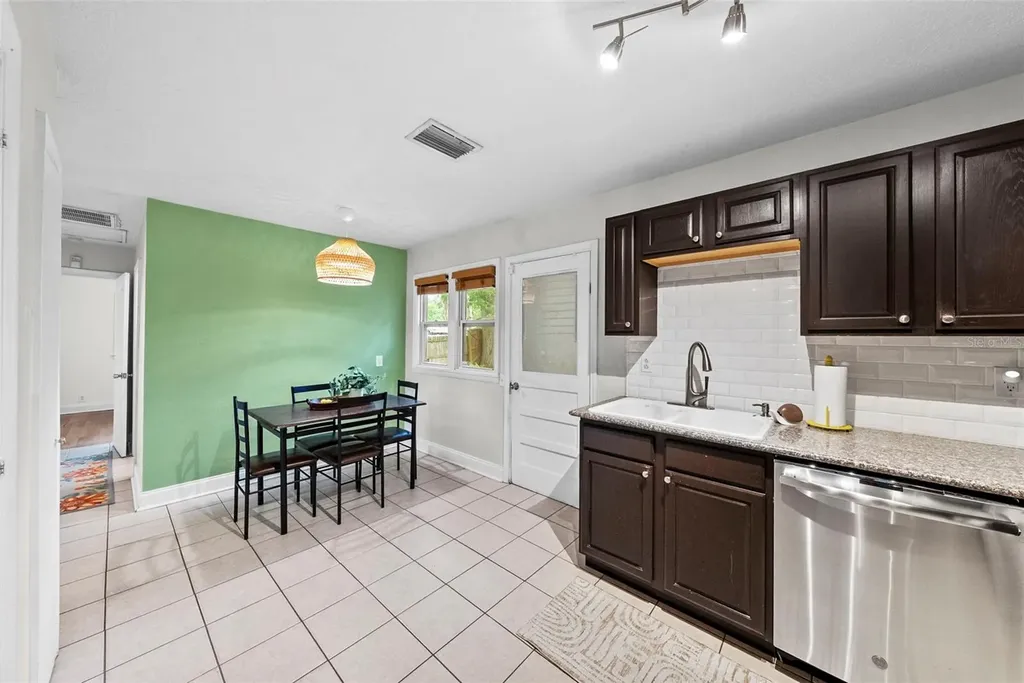 2016 E Powhatan Avenue Tampa FL 33610