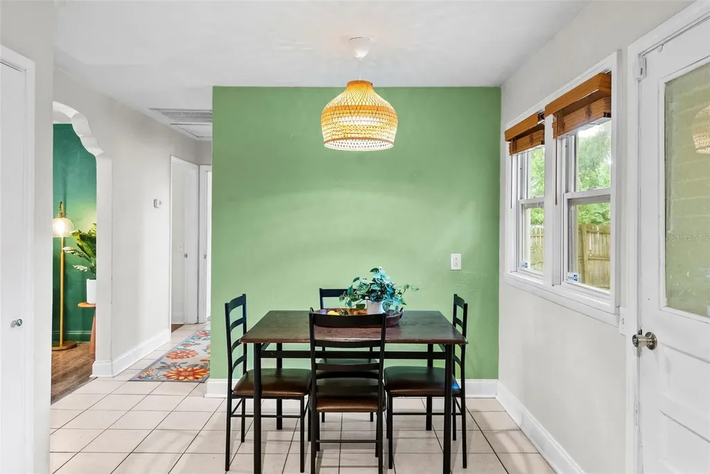 2016 E Powhatan Avenue Tampa FL 33610