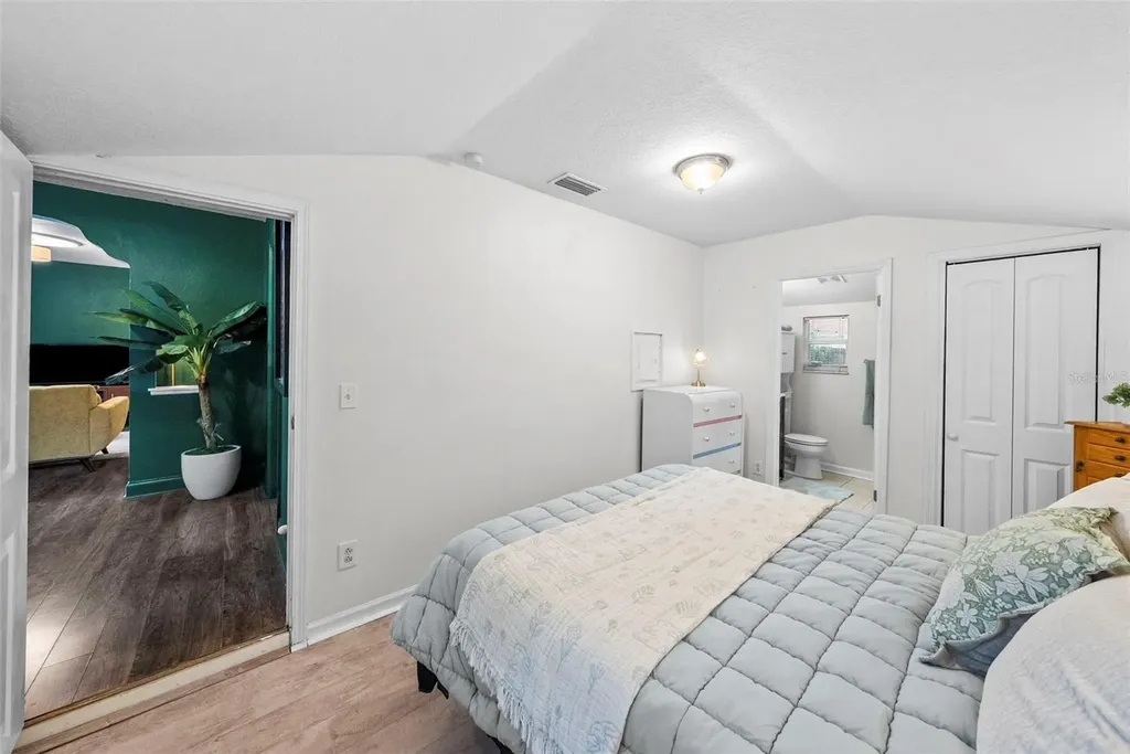 2016 E Powhatan Avenue Tampa FL 33610
