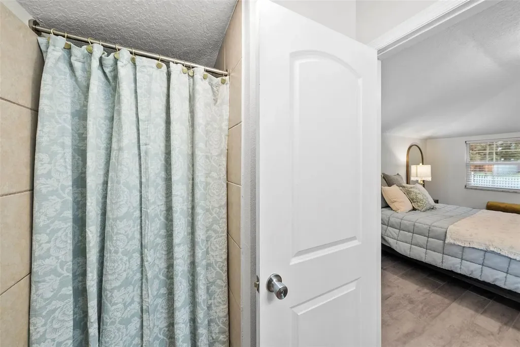 2016 E Powhatan Avenue Tampa FL 33610