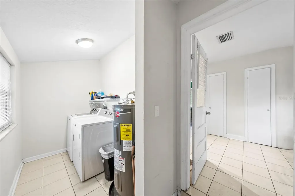 2016 E Powhatan Avenue Tampa FL 33610