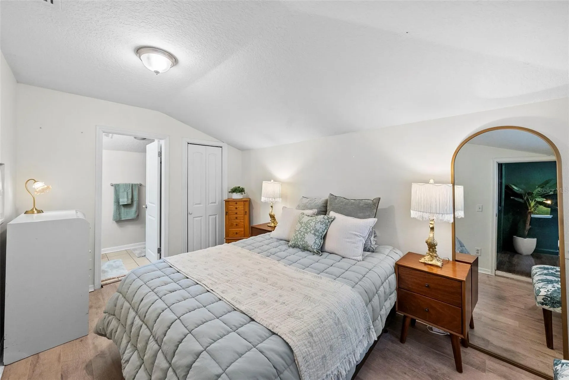 2016 E Powhatan Avenue Tampa FL 33610