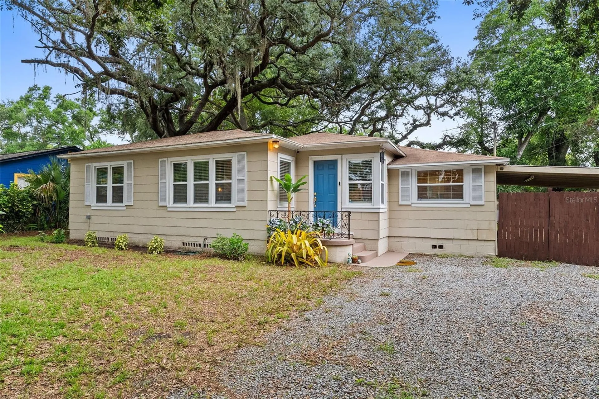2016 E Powhatan Avenue Tampa FL 33610