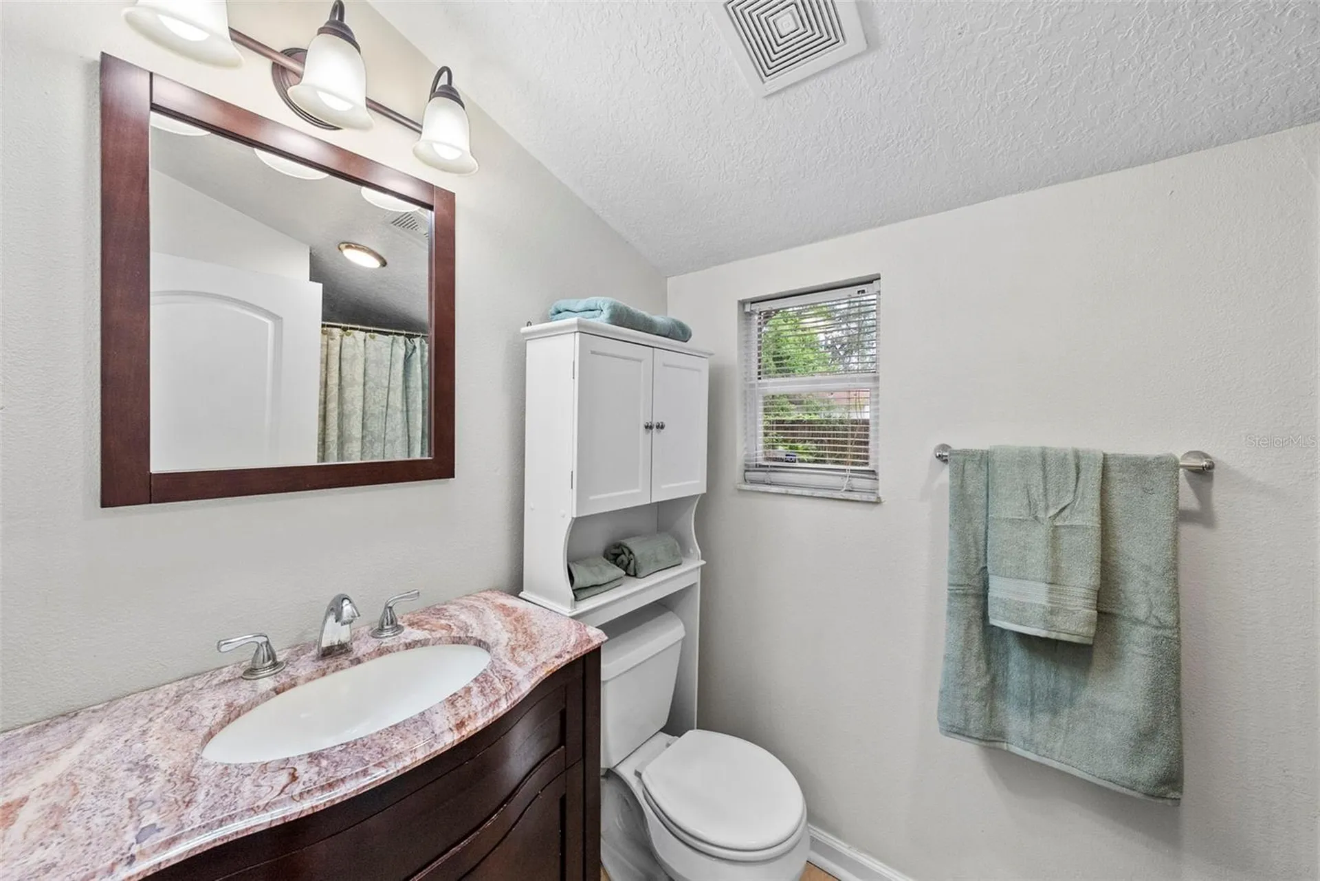 2016 E Powhatan Avenue Tampa FL 33610