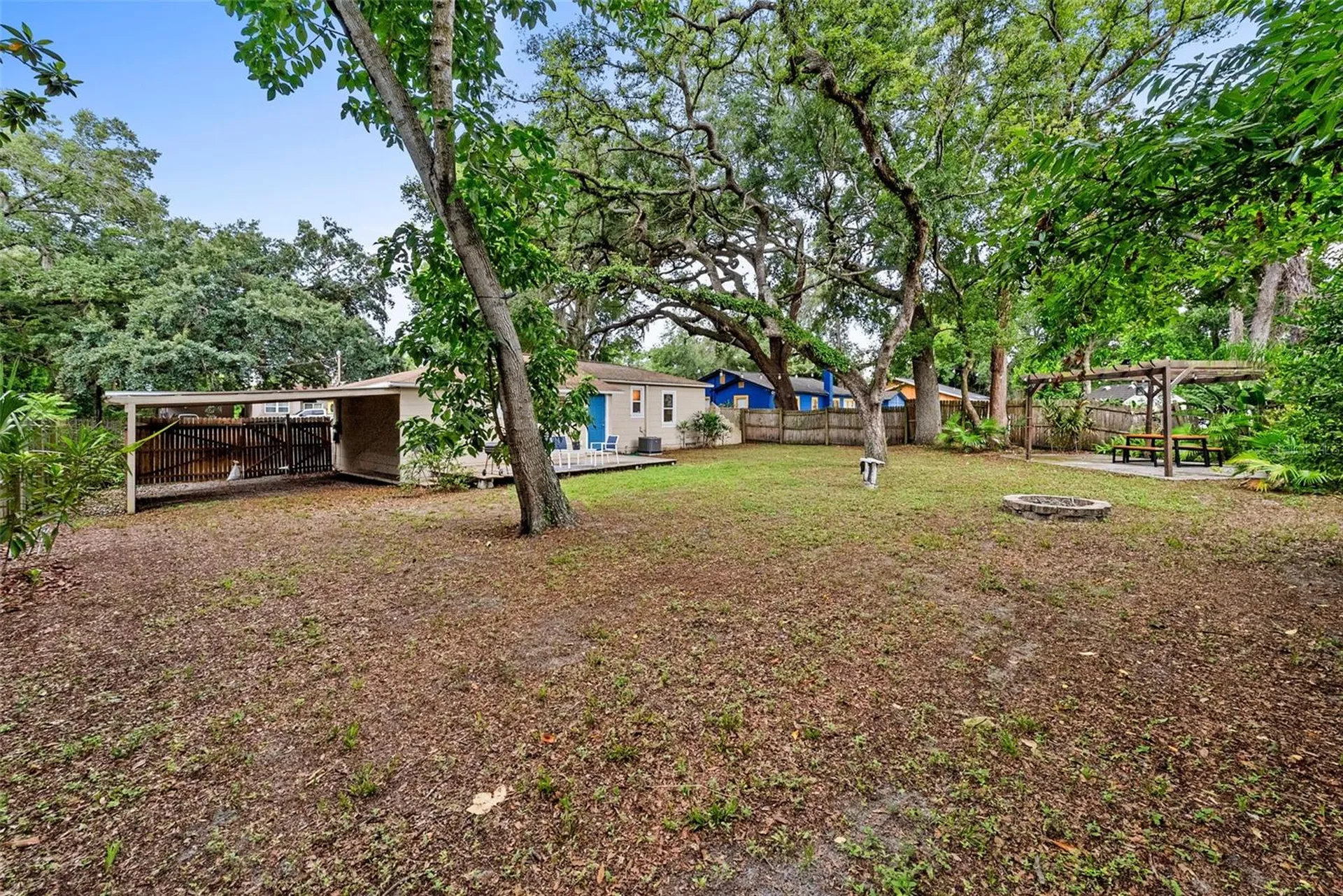 2016 E Powhatan Avenue Tampa FL 33610