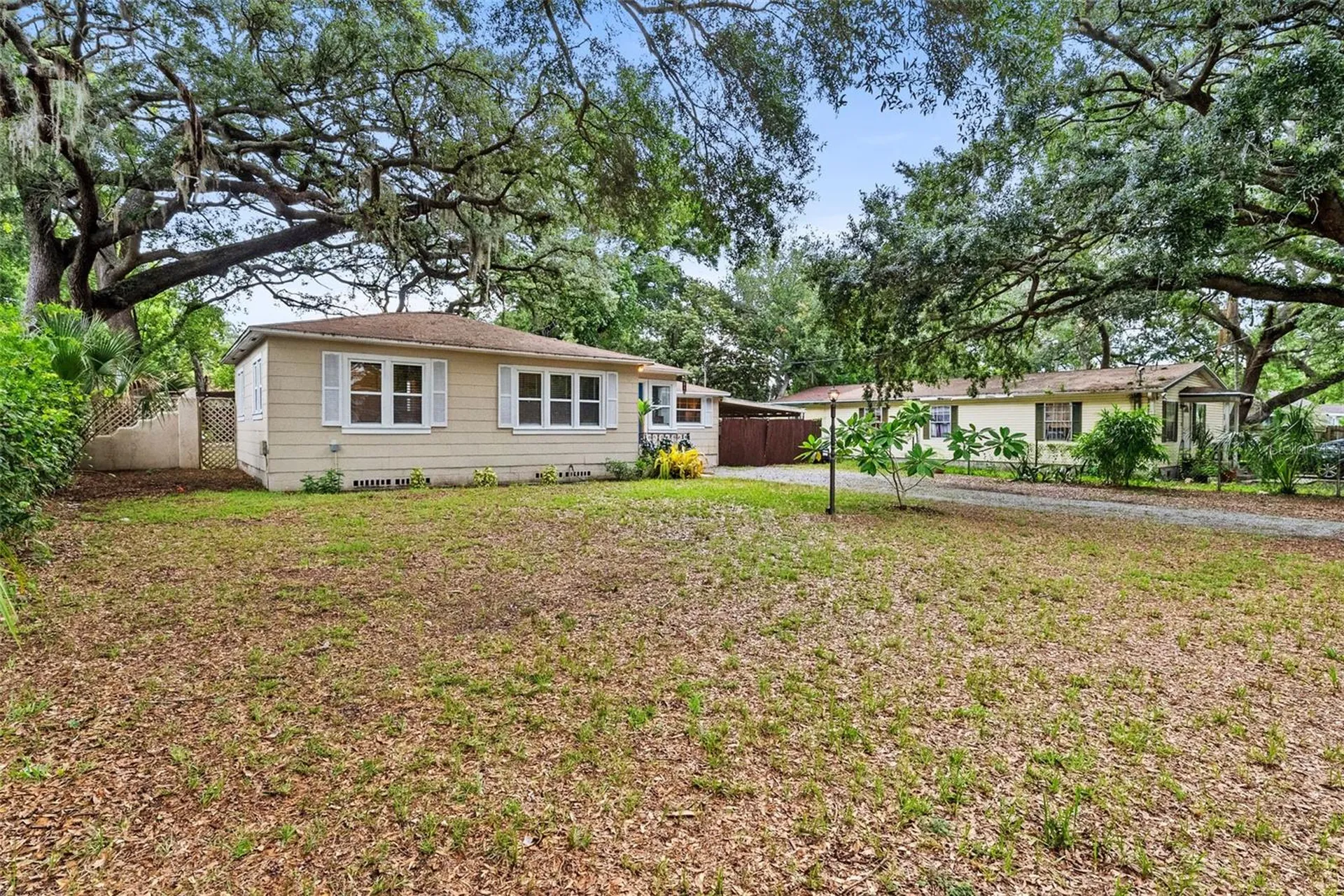 2016 E Powhatan Avenue Tampa FL 33610