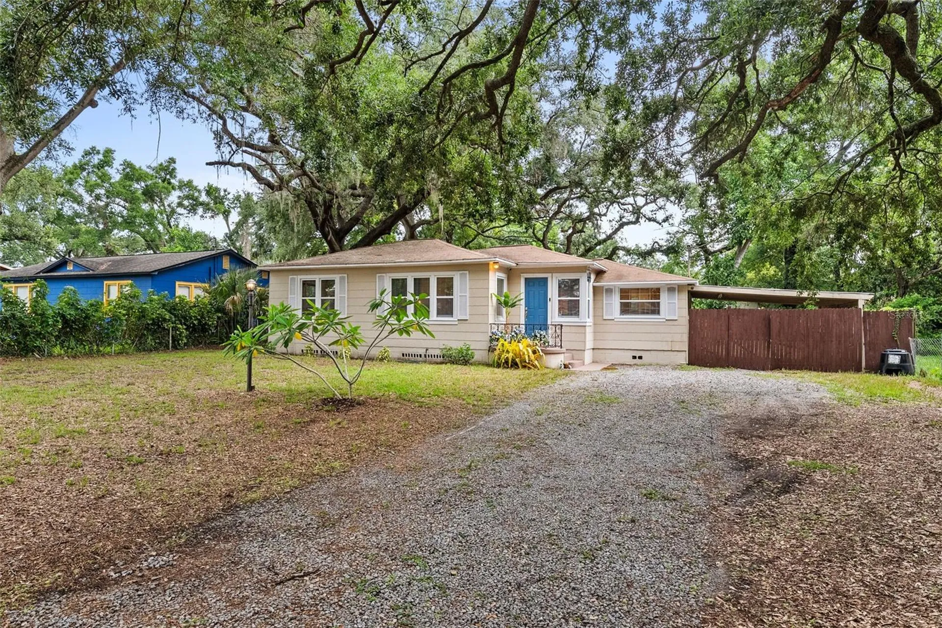 2016 E Powhatan Avenue Tampa FL 33610