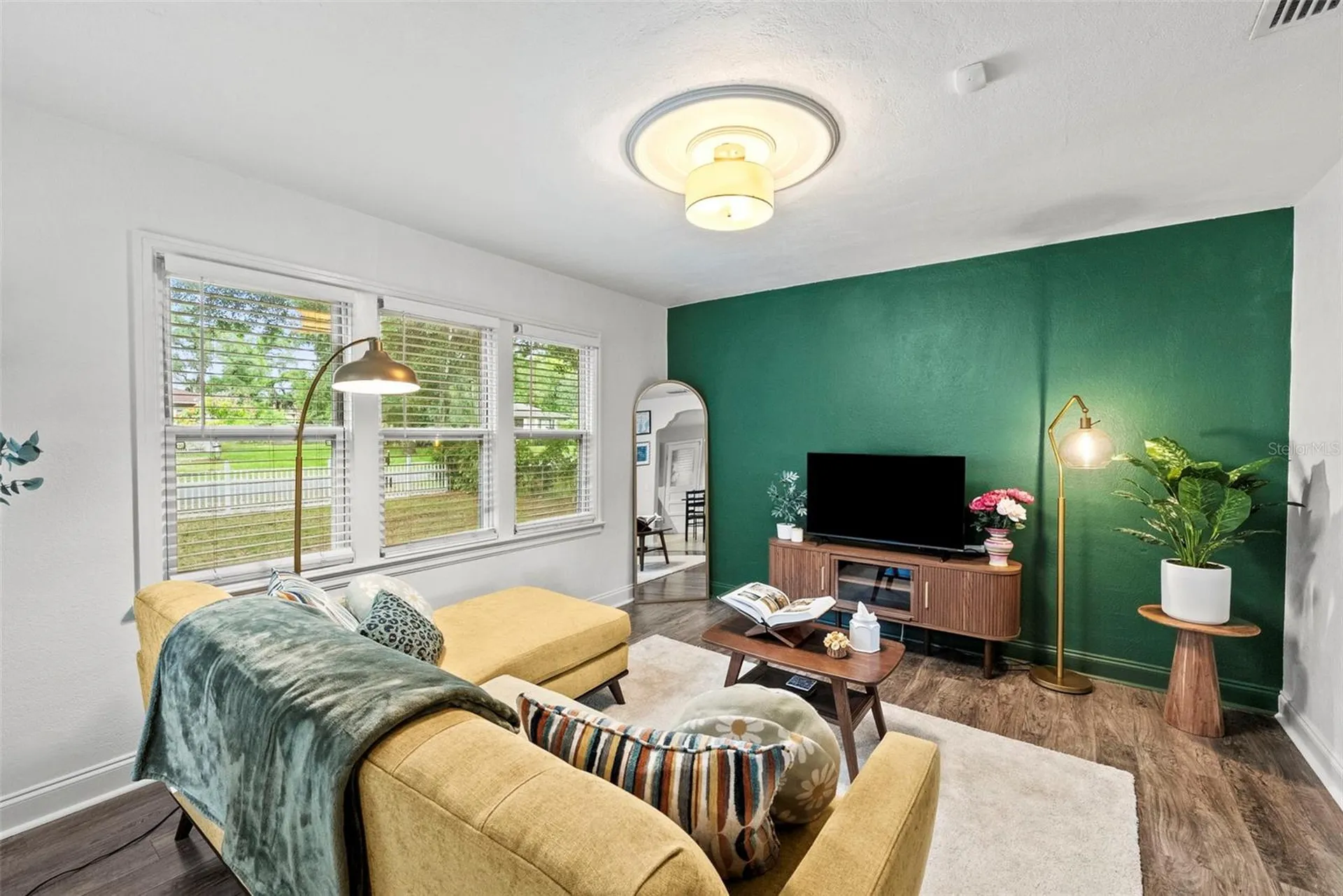 2016 E Powhatan Avenue Tampa FL 33610