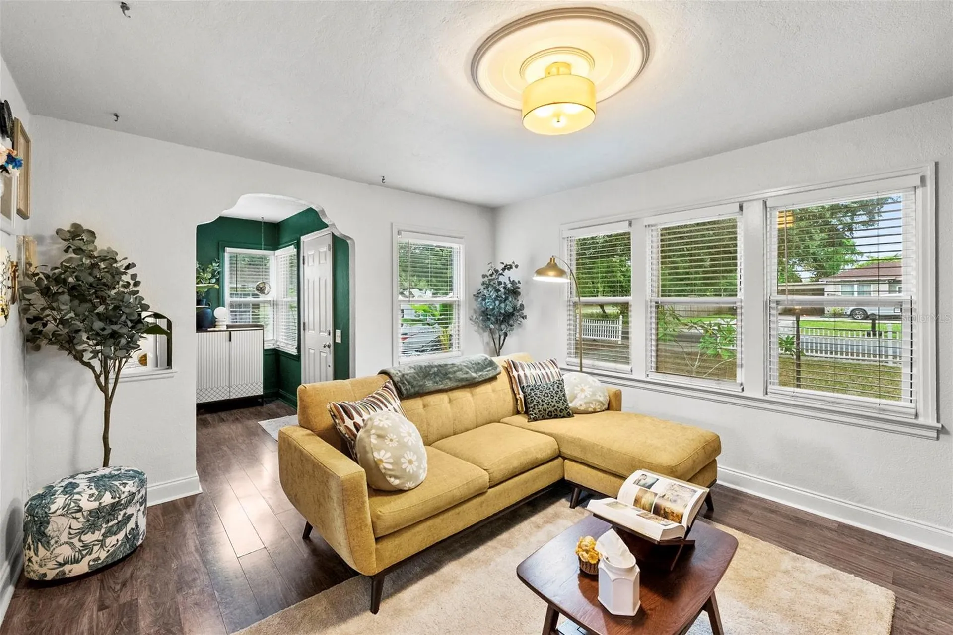 2016 E Powhatan Avenue Tampa FL 33610