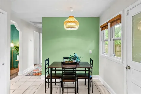 2016 E Powhatan Avenue Tampa FL 33610