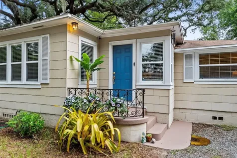 2016 E Powhatan Avenue Tampa FL 33610