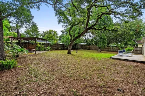 2016 E Powhatan Avenue Tampa FL 33610