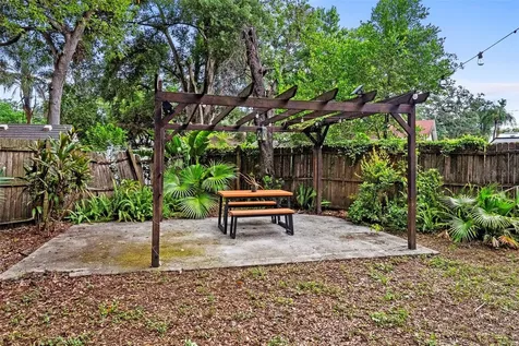 2016 E Powhatan Avenue Tampa FL 33610