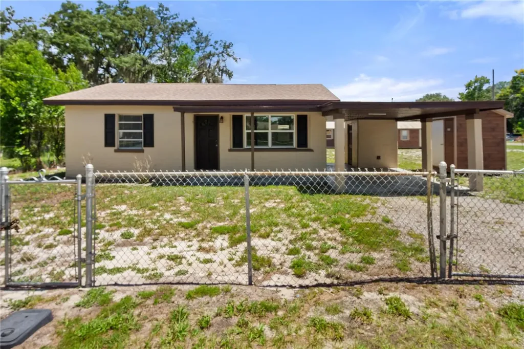 404 Armour Avenue Auburndale FL 33823