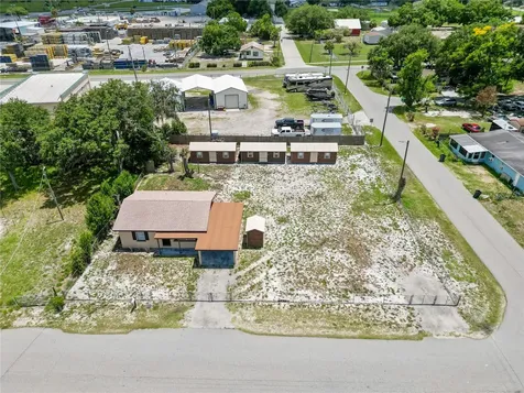 404 Armour Avenue Auburndale FL 33823