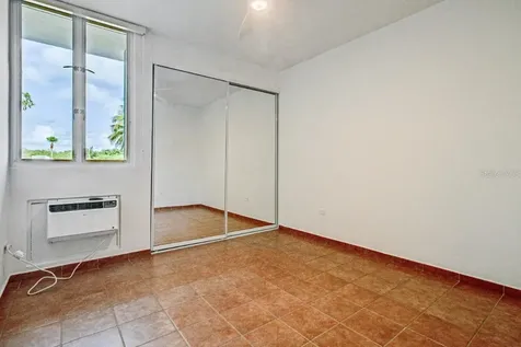 693 Ncv Vega Alta PR 00692