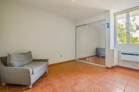 693 Ncv Vega Alta PR 00692