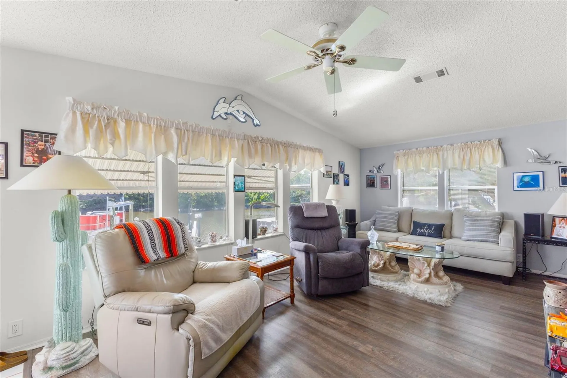 556 Mount Oak Avenue NE St Petersburg FL 33702