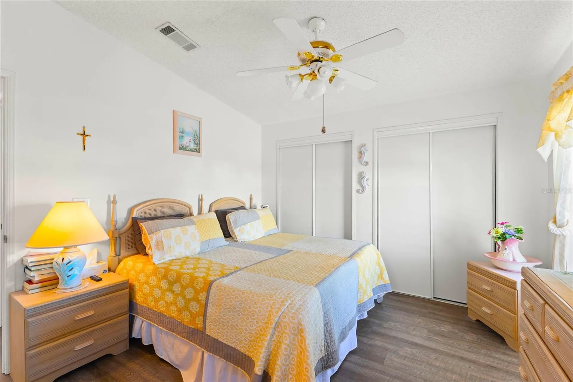556 Mount Oak Avenue NE St Petersburg FL 33702