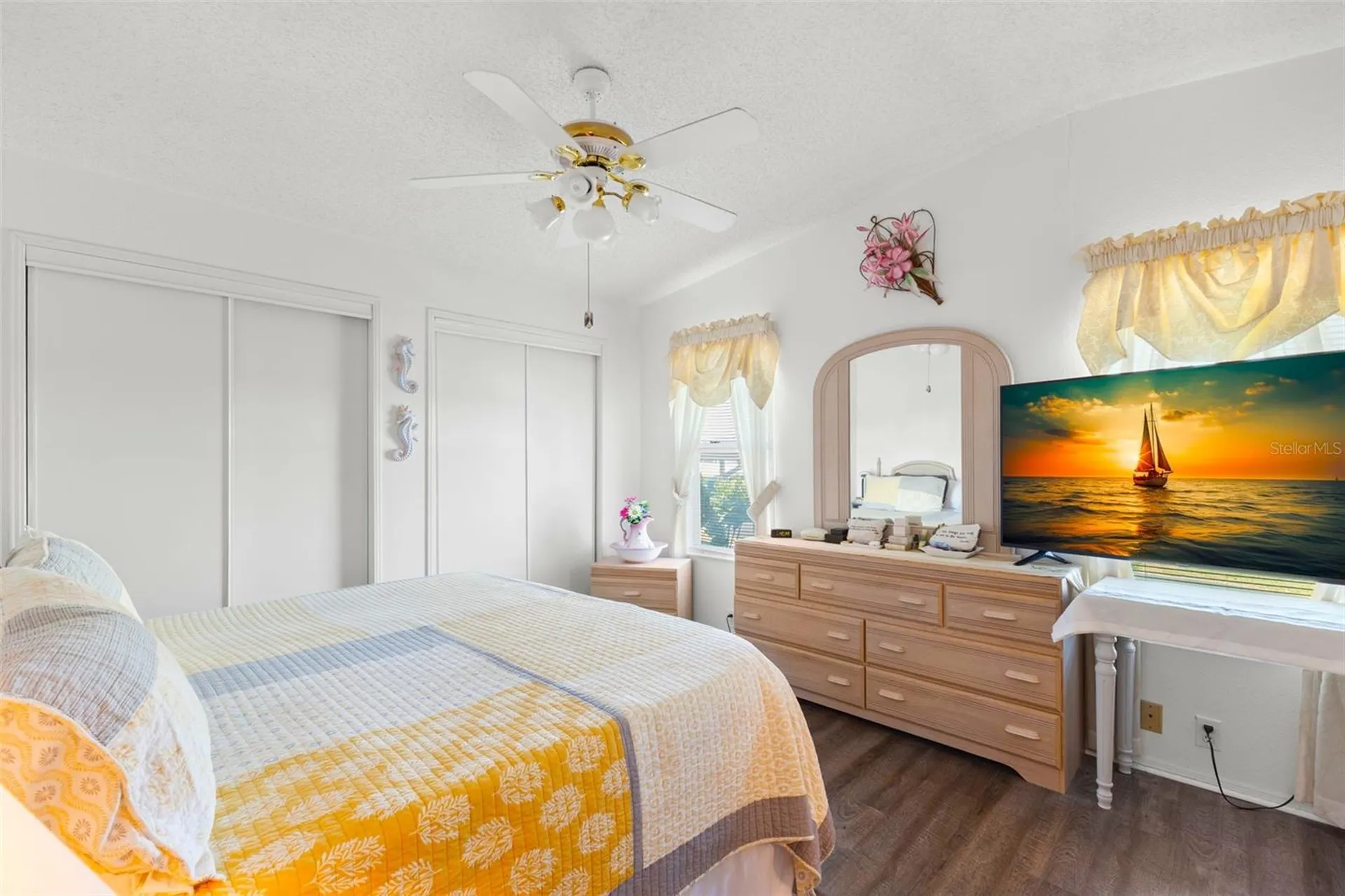 556 Mount Oak Avenue NE St Petersburg FL 33702