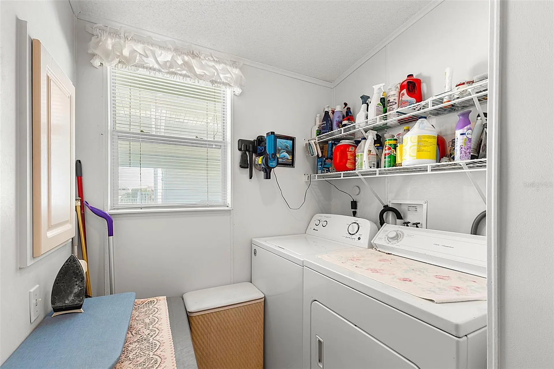 556 Mount Oak Avenue NE St Petersburg FL 33702