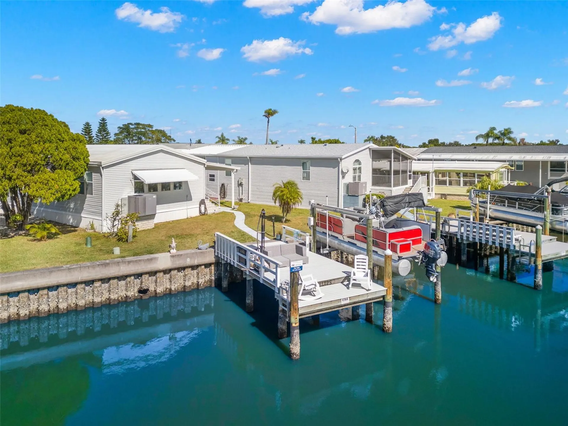 556 Mount Oak Avenue NE St Petersburg FL 33702