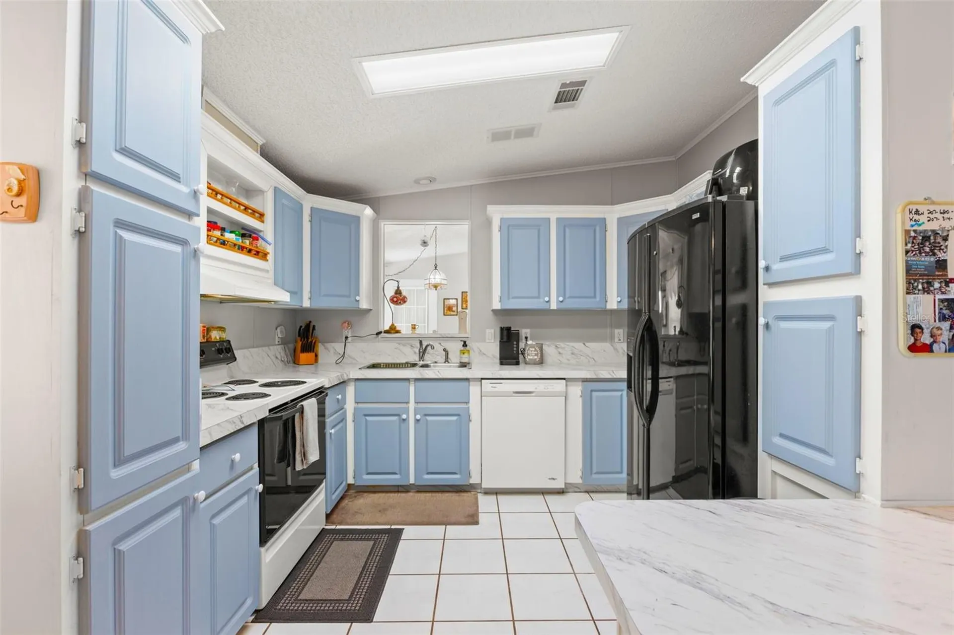 556 Mount Oak Avenue NE St Petersburg FL 33702