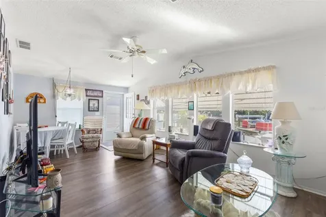 556 Mount Oak Avenue NE St Petersburg FL 33702