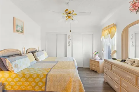 556 Mount Oak Avenue NE St Petersburg FL 33702