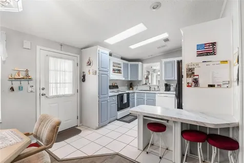 556 Mount Oak Avenue NE St Petersburg FL 33702