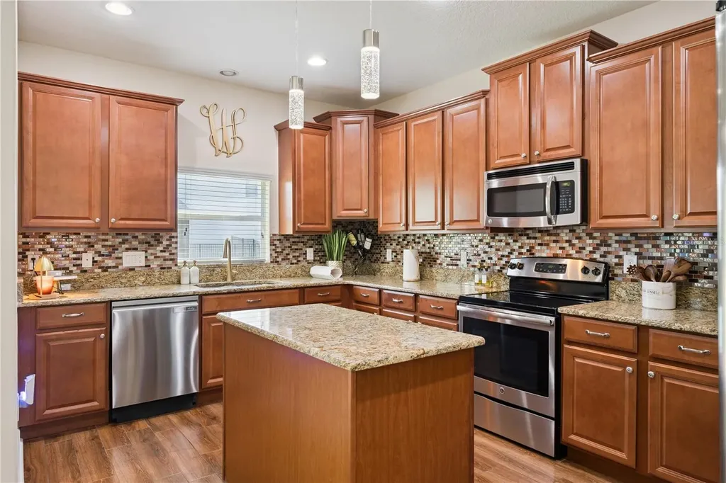1454 Lake Side Avenue Davenport FL 33837