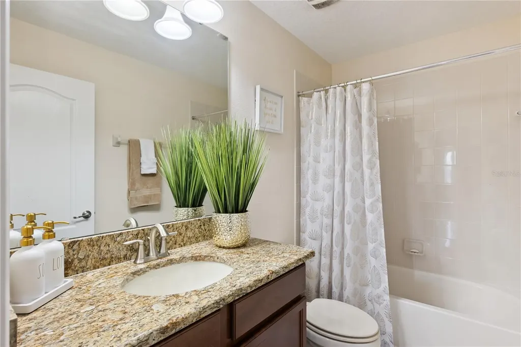 1454 Lake Side Avenue Davenport FL 33837