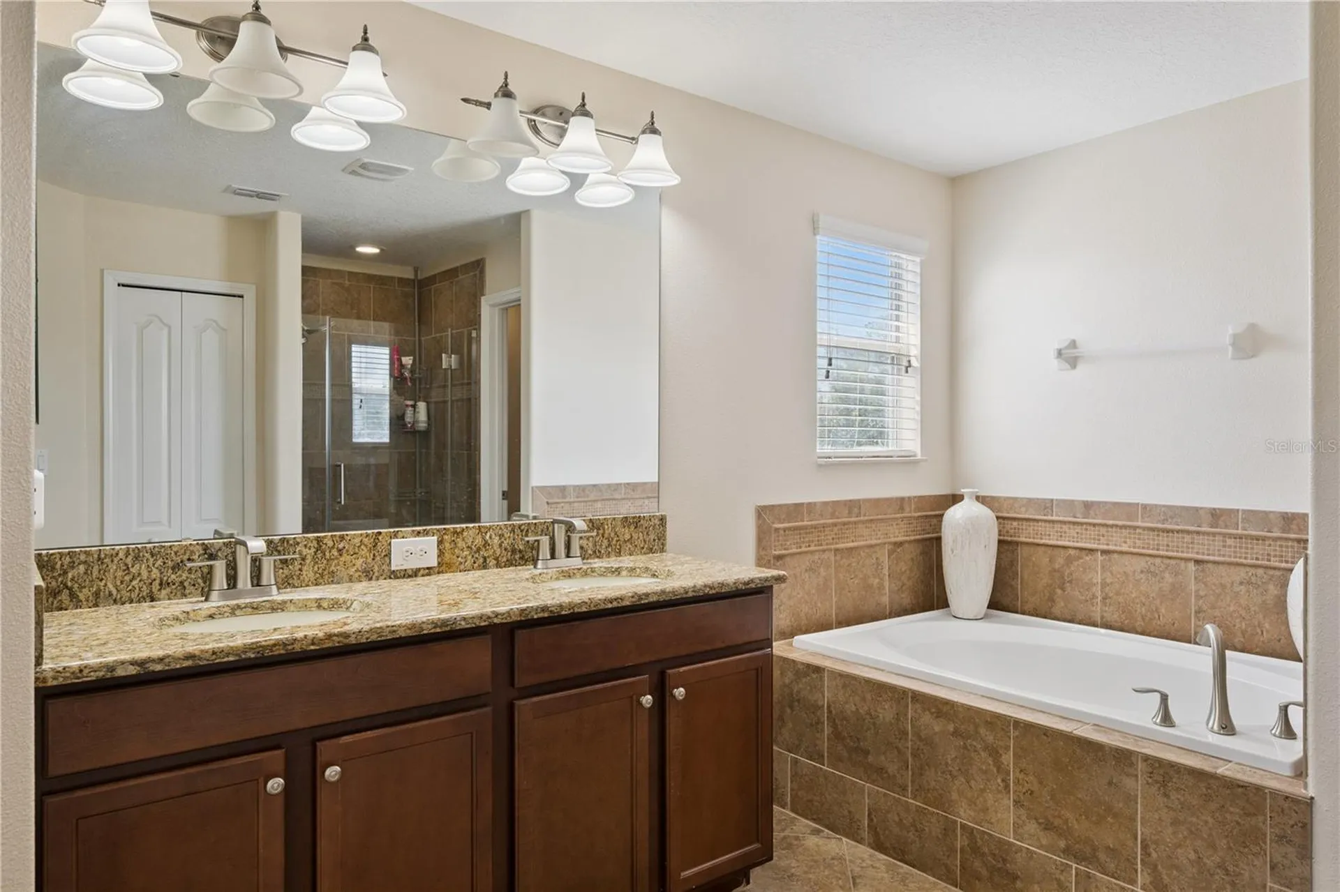 1454 Lake Side Avenue Davenport FL 33837