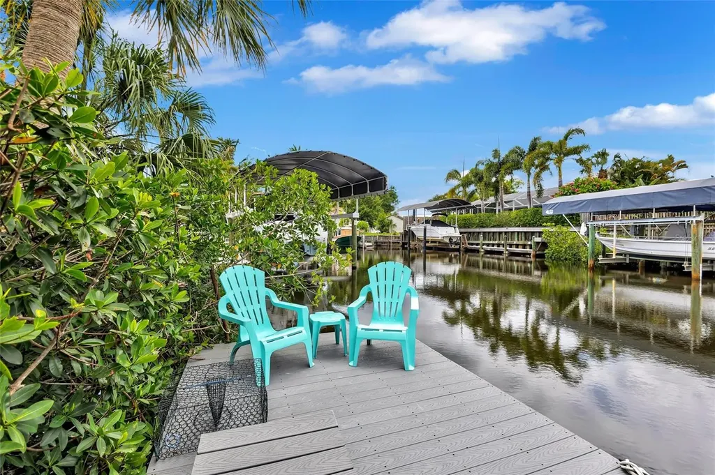 360 46th Court E Bradenton FL 34208