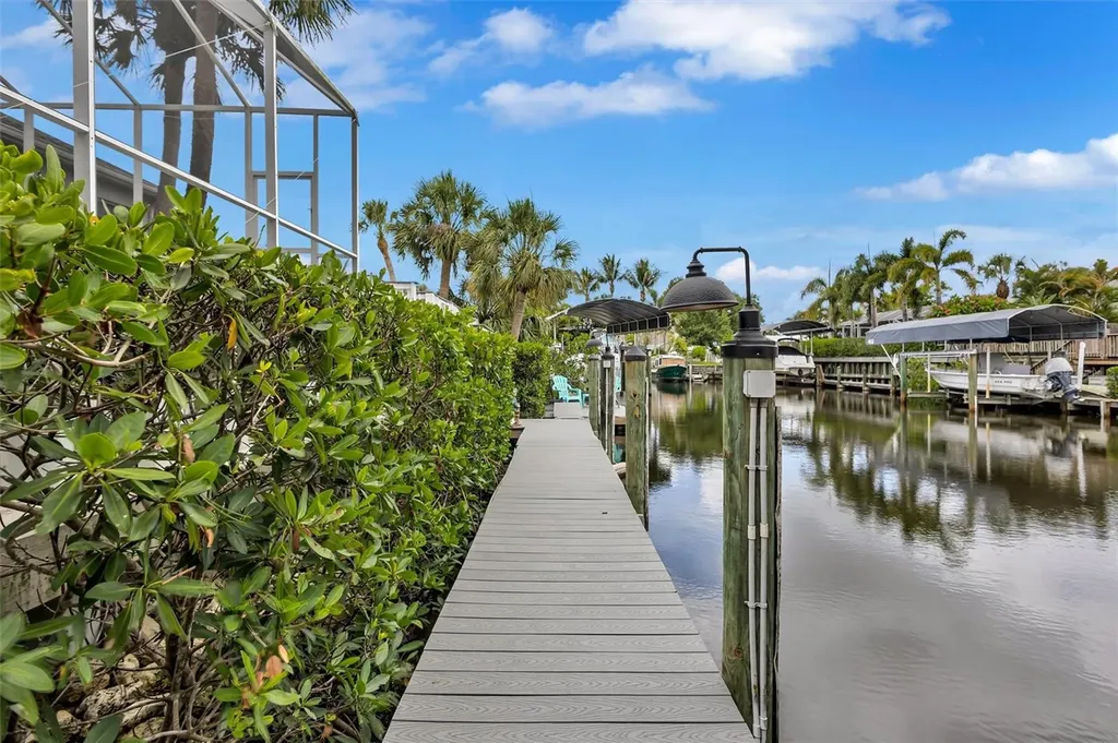 360 46th Court E Bradenton FL 34208
