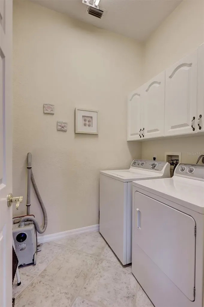 360 46th Court E Bradenton FL 34208