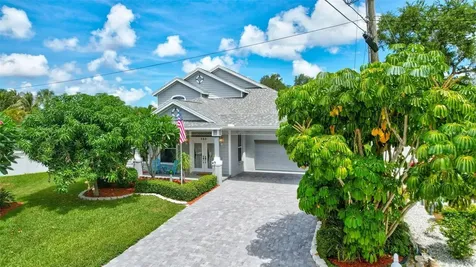 360 46th Court E Bradenton FL 34208