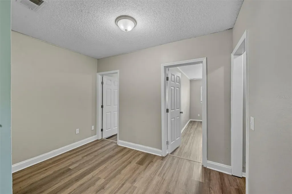 28042 Lois Drive Tavares FL 32778