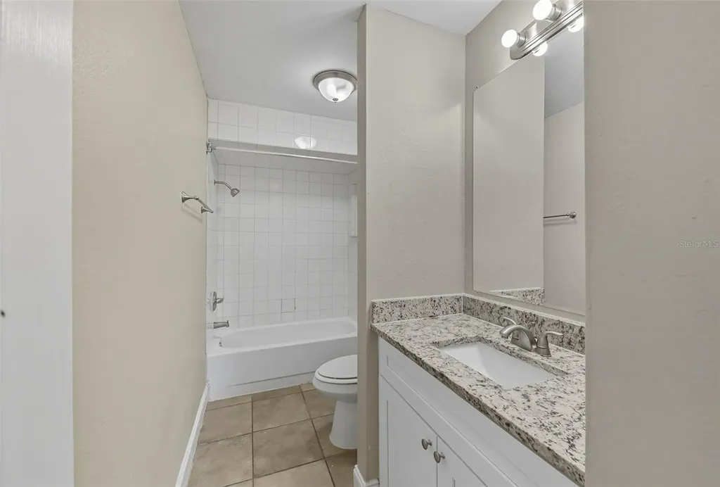 28042 Lois Drive Tavares FL 32778